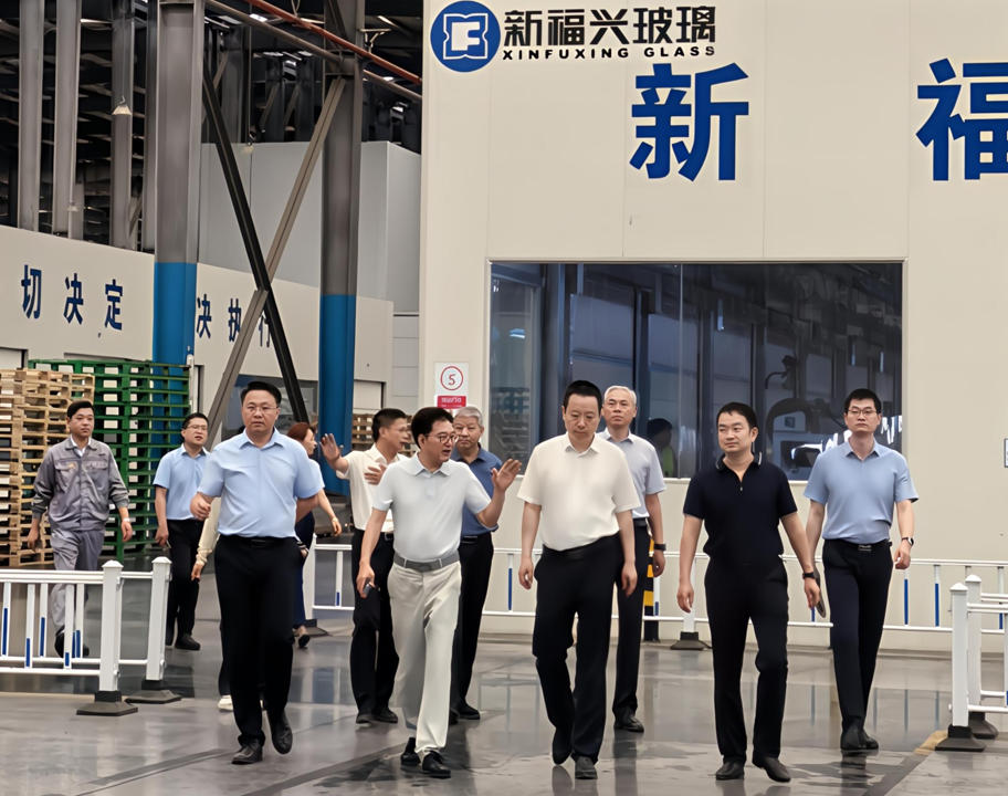 胡春華調(diào)研安徽基地1.jpg 胡春華調(diào)研安徽基地1.jpg